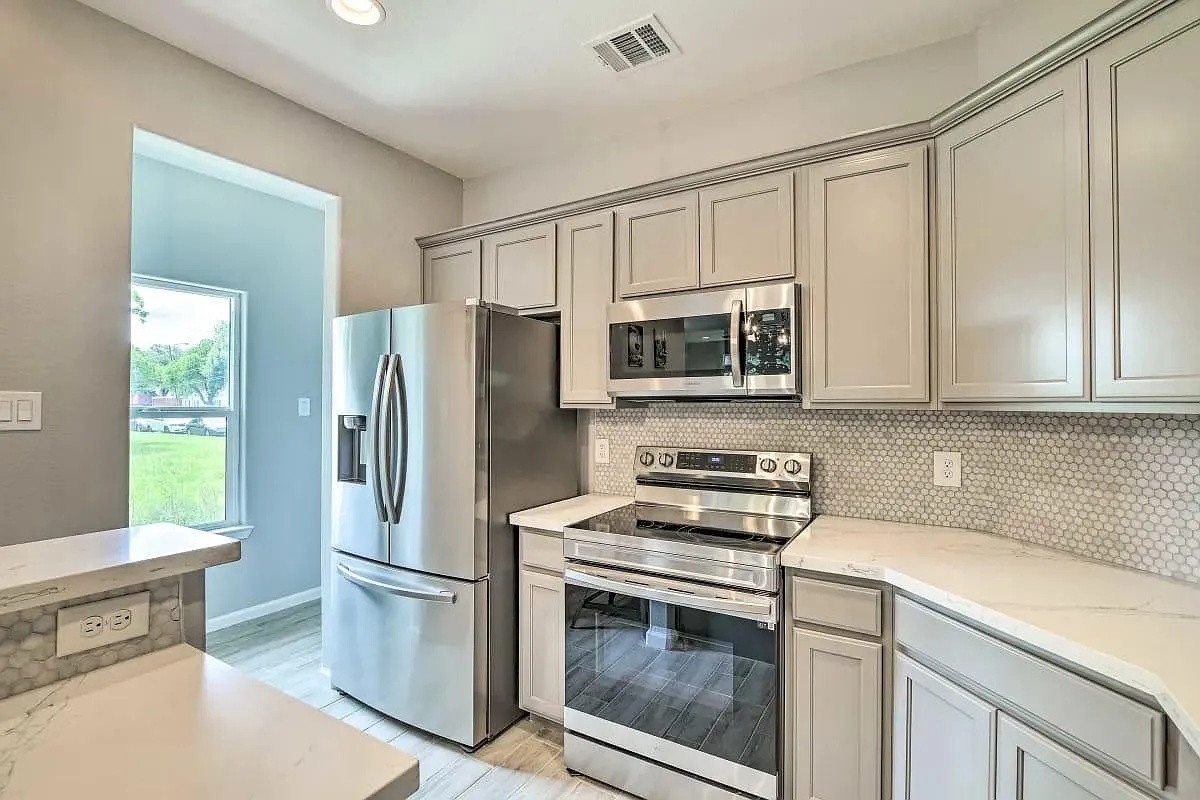 3 bed, 2.5 bath, 1889 sqft, $2,800 — Photo 2