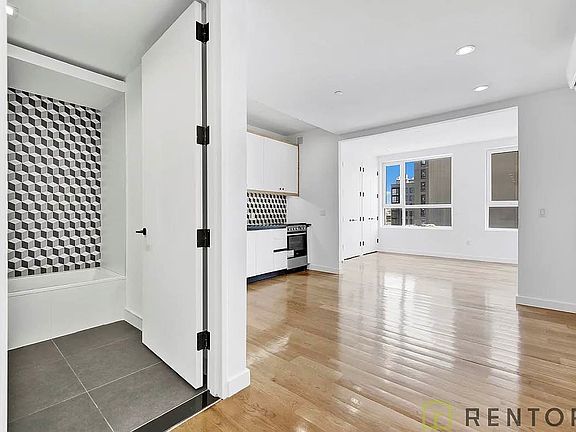 2nd image of 1875 Atlantic Ave #314