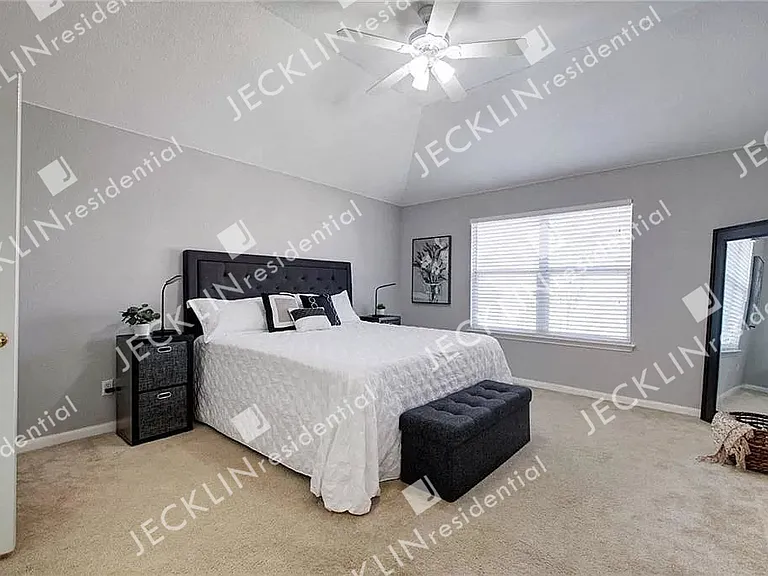 2415 Candle Ridge Trl — Photo 22