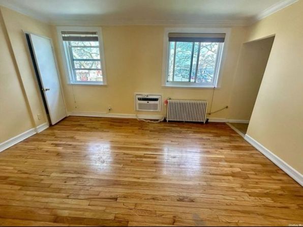 7522 255th St FLOOR 2