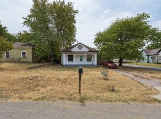 819 W London St, El Reno, OK 73036