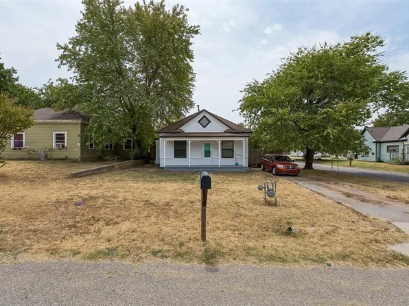 819 W London St, El Reno, OK 73036