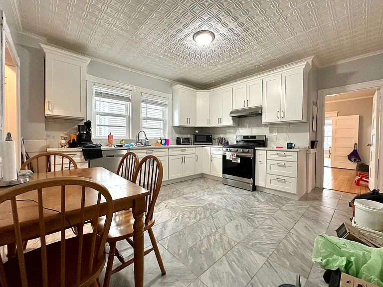 84 Lonsdale St #1 — Photo 6