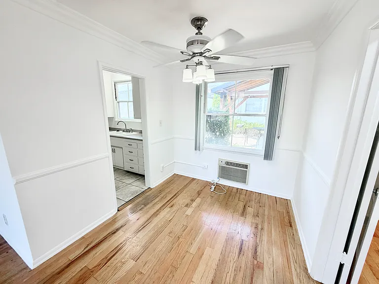 615 Linwood Ave — Photo 10