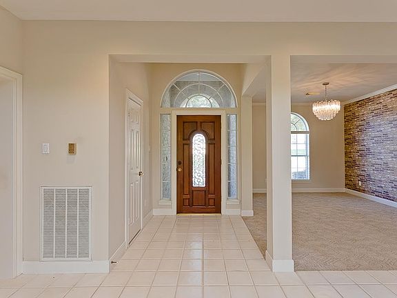 4th image of 4510 Lake Village Dr
