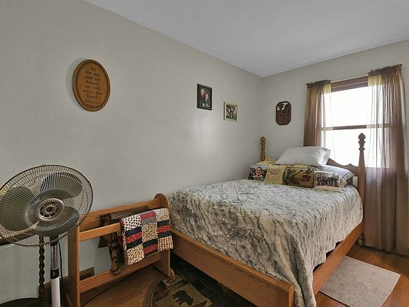 5th image of 3326 Fox Rd