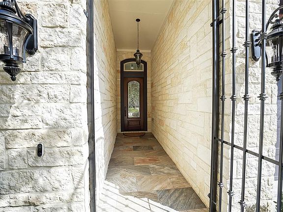 2nd image of 26922 Cheyenne Crest Lane