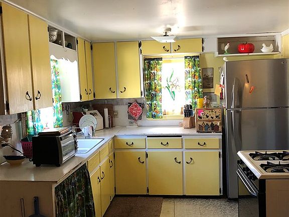 5th image of 1326 W Linden Ave