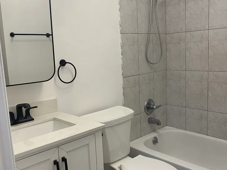 204 Essex Dr #1 — Photo 5