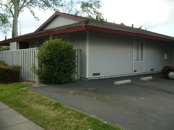 3rd image of 68 Villa Cir #68