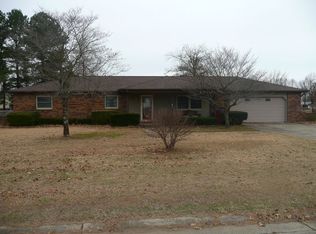 103 Kathy Dr, Sikeston, MO 63801