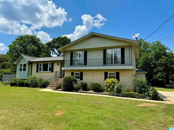 2618 Linda Cir, Gardendale, AL 35071