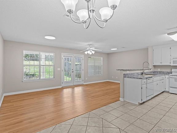 3rd image of 104 Creek Ln