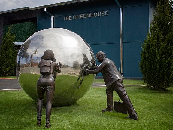5200 Gaston - GREEN HOUSE statue