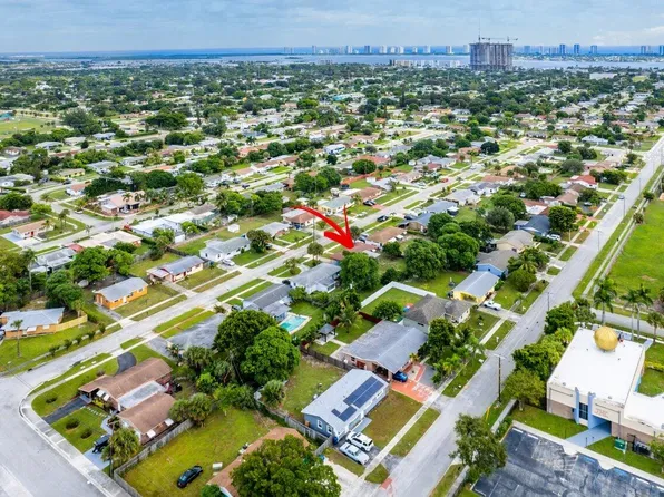 671 W 35th Street, Riviera Beach, FL 33404