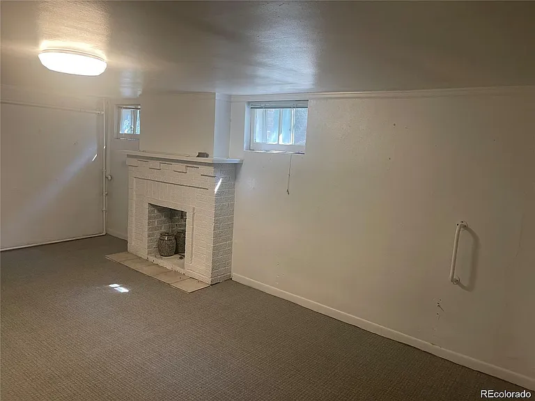 1143 S Corona St — Photo 22