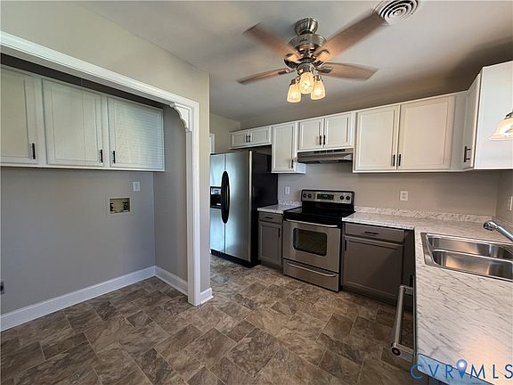3rd image of 526 Roslyn Ave