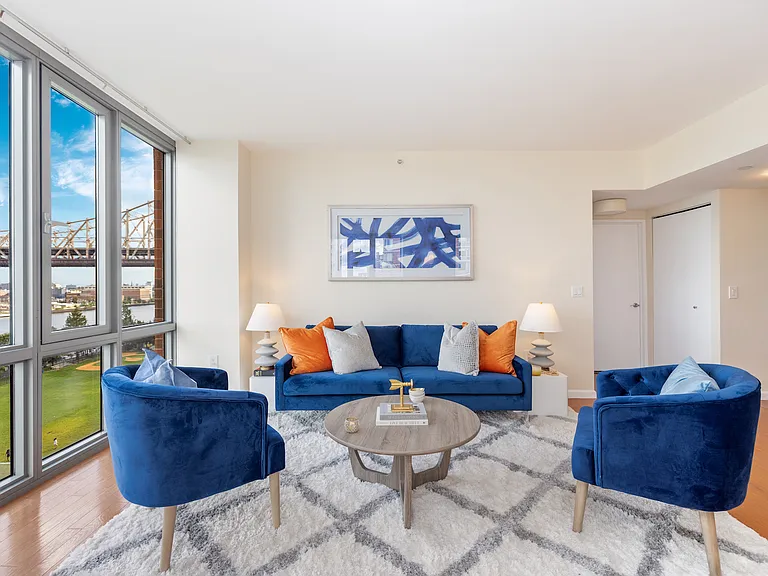 425 Main St #7S — Photo 1