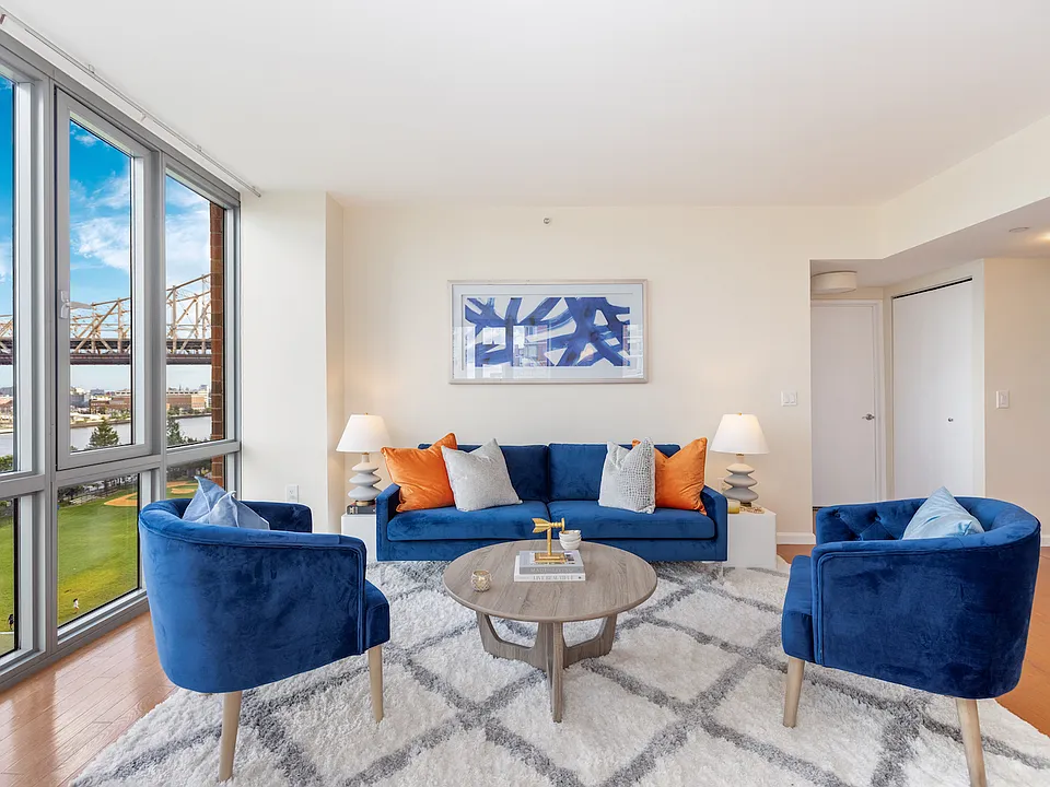425 Main St #7S