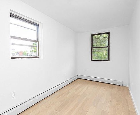 5th image of 419 Marcus Garvey Blvd #76L