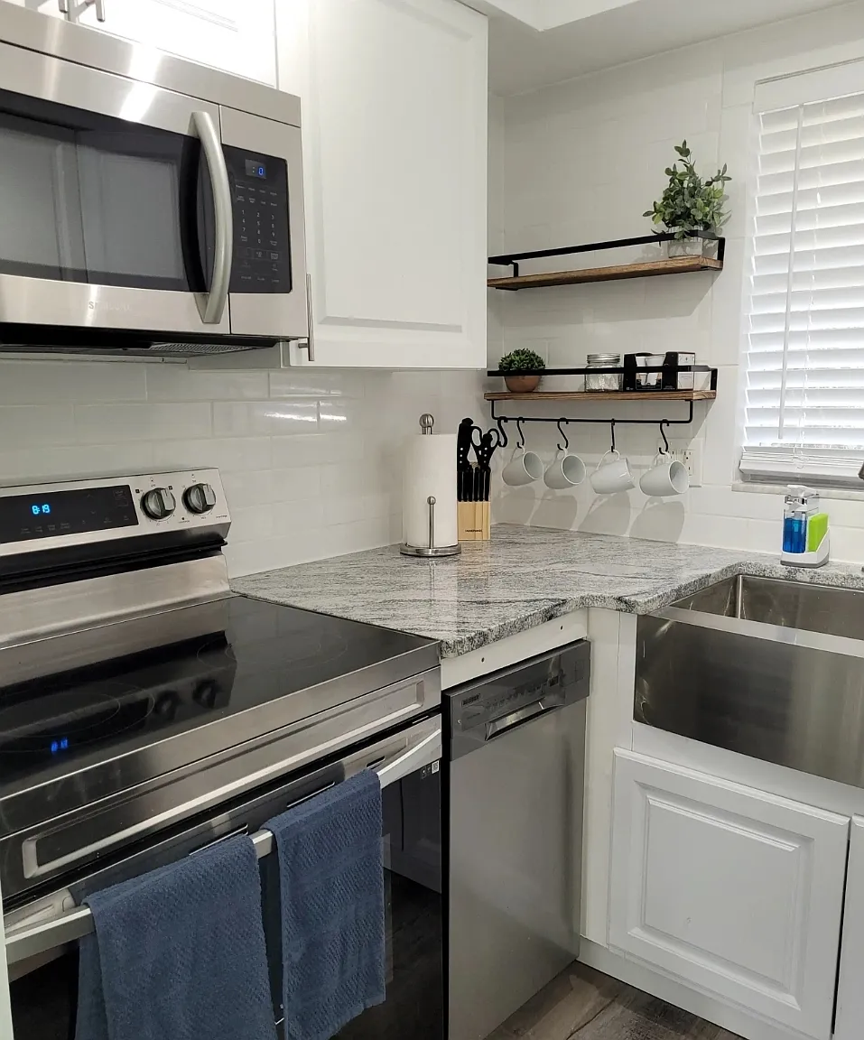 2 bed, 771 sqft, $1,950 — Photo 3