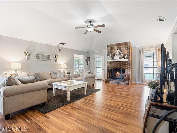 3rd image of 9274 Ponderosa Dr N