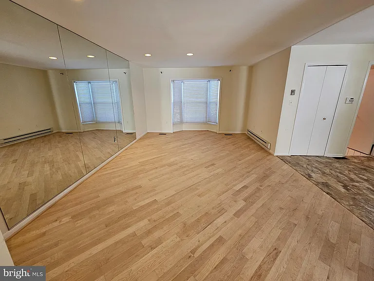 6908-10 Timberlane Rd — Photo 5