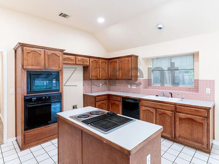 1215 Timber Bend Dr — Photo 6