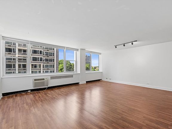 4th image of 4250 N Marine Dr APT 531