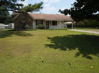 173 Cedarcrest Dr, Columbus, MS 39702