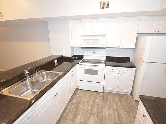 3rd image of 272 Village Blvd APT 7309