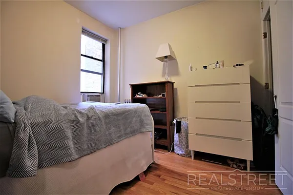 Rented by Real Street Inc | media 8
