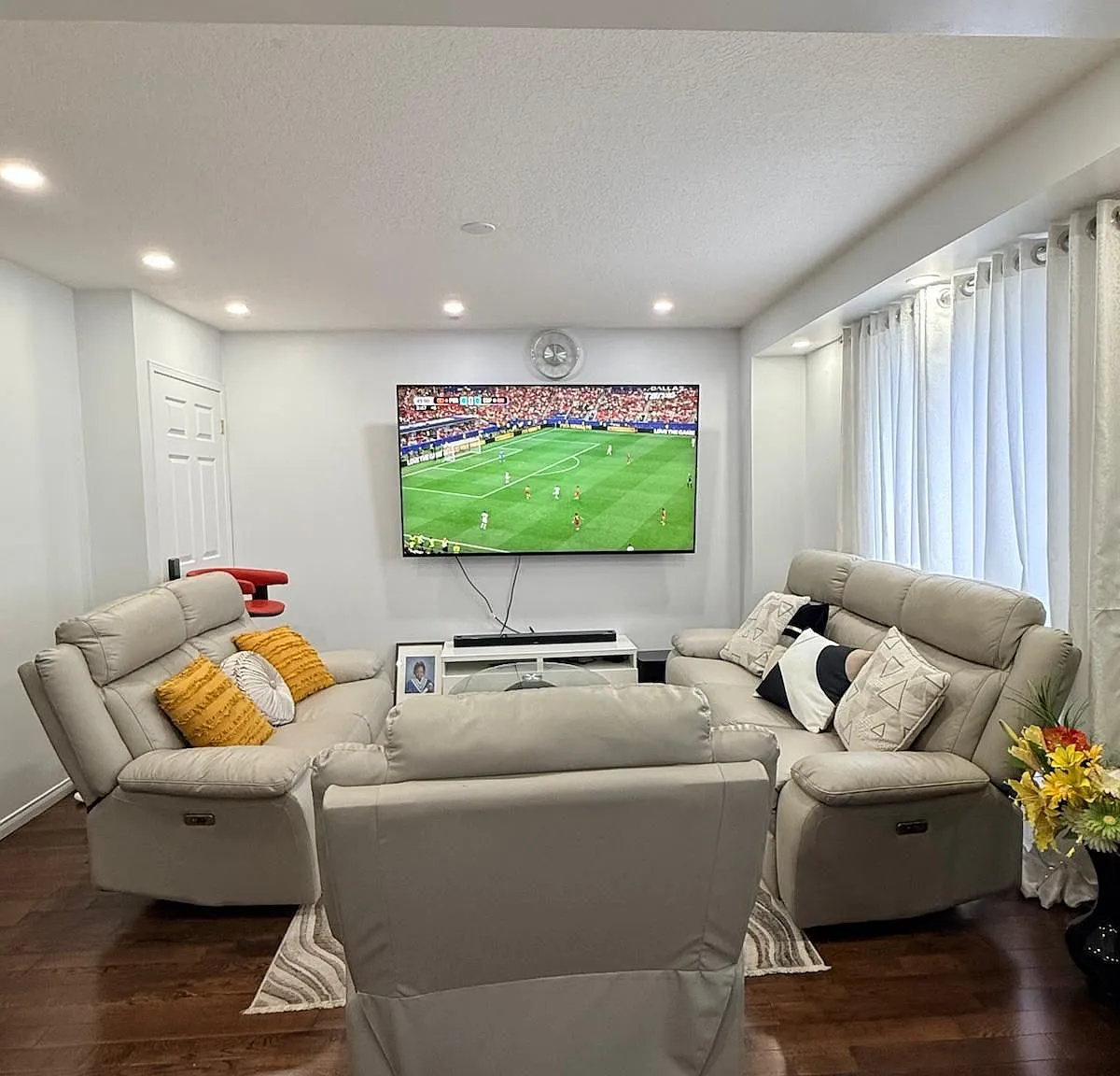 4 bed, $2,700 — Photo 3
