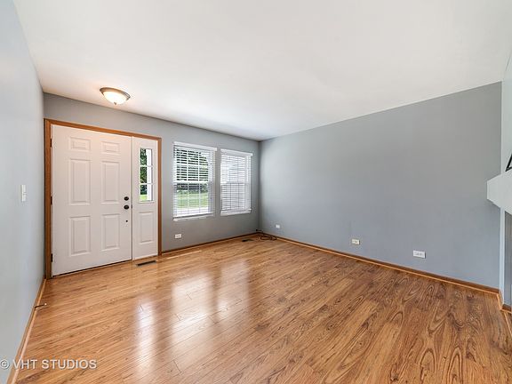 2nd image of 76 Waterbury Cir