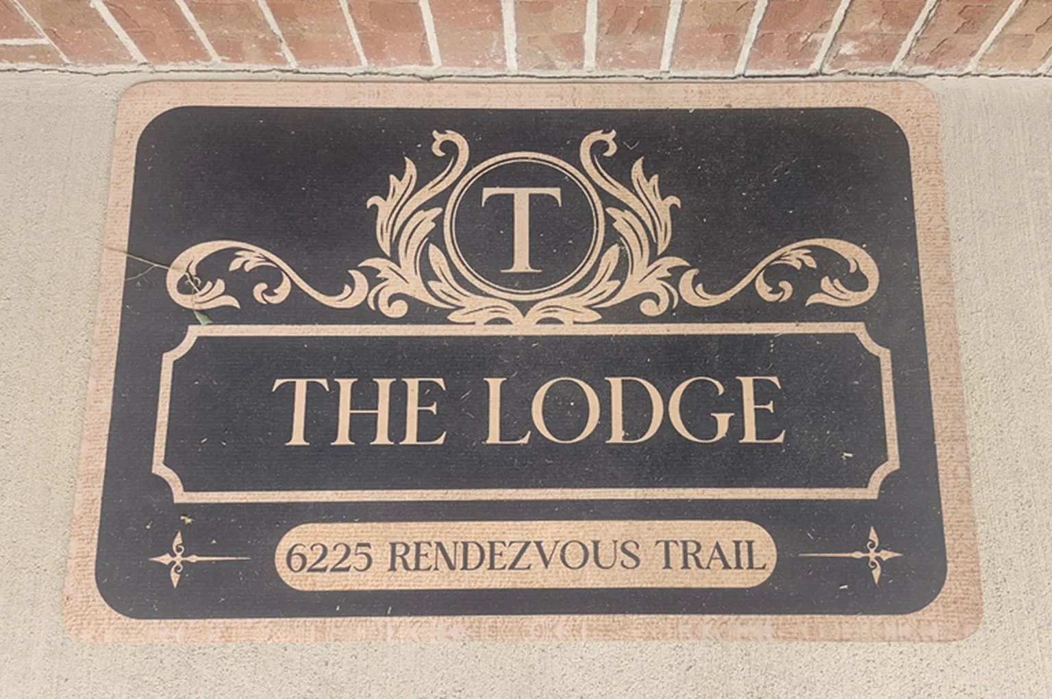4 bed, 3734 sqft, $4,700 — Photo 1