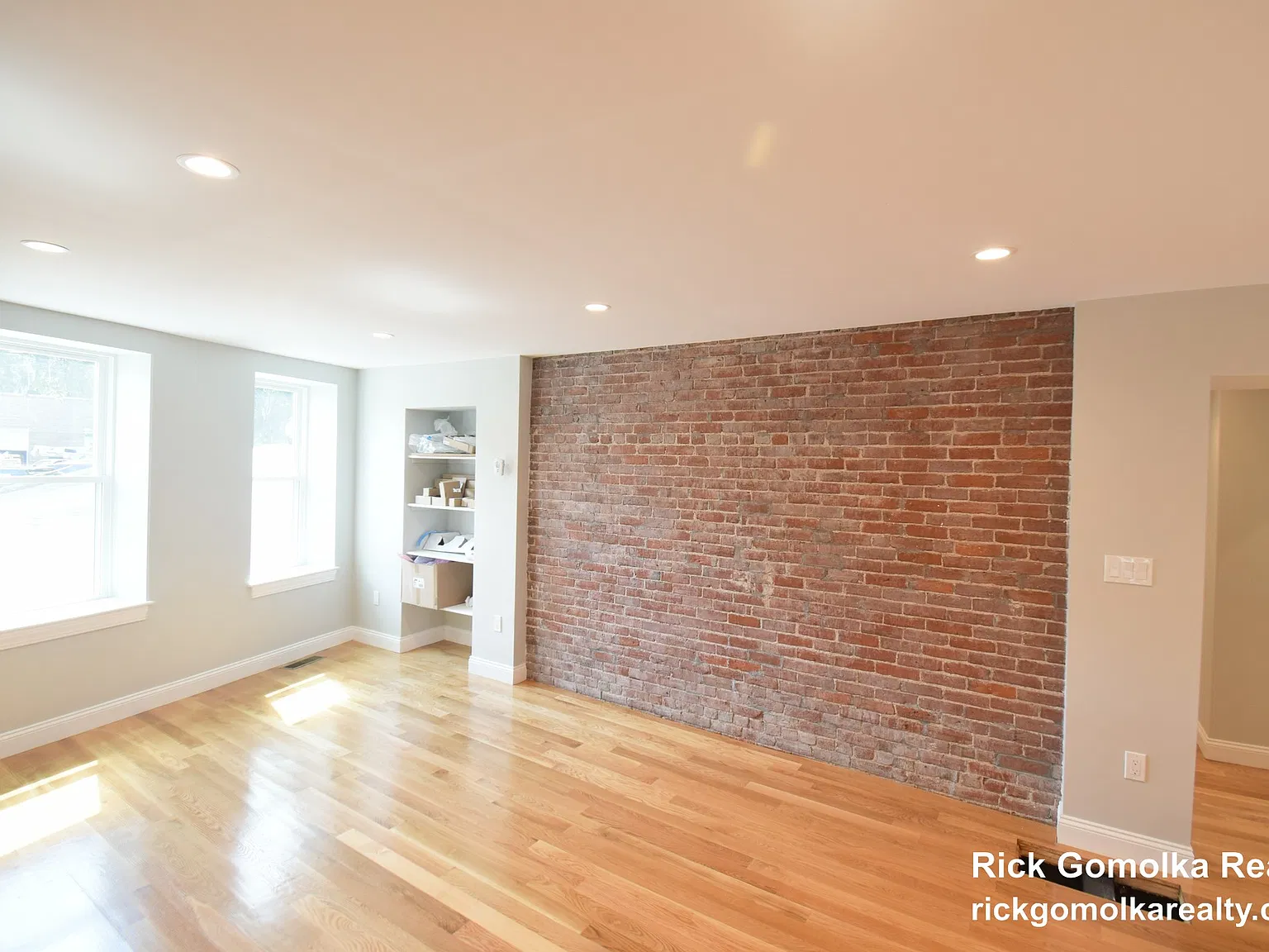 5 bed, 2.0 bath, 1800 sqft, $4,500 — Photo 3