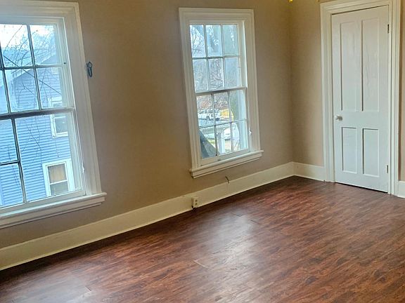 5th image of 168 S Lincoln Ave APT 5
