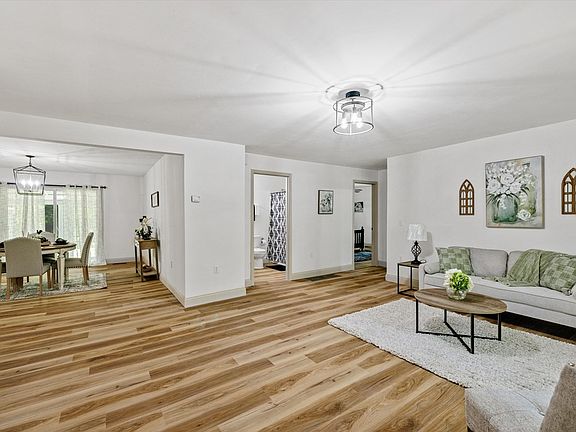 3rd image of 1611 Continental Dr