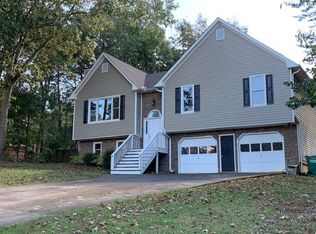 28 Indian Hills Dr, Rydal, GA 30171