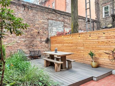 81 Freeman St, Brooklyn, NY, 11222