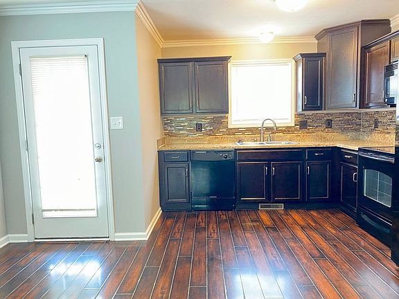 4th image of 2456 Andersonville Dr
