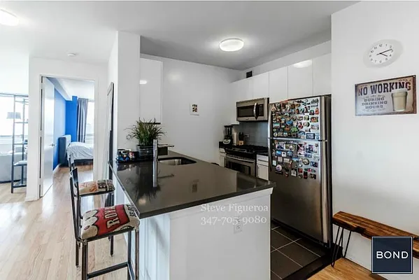 Rented by Bond New York | media 8