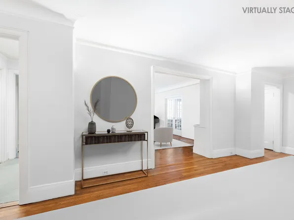 1075 Park Avenue image 2 of 21