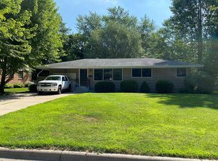 1904 Dellwood Ave, Roseville, MN 55113