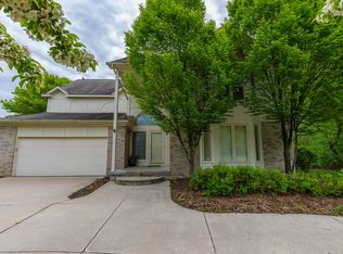 5854 Three Ponds Ct, West Bloomfield, MI