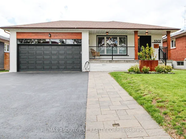 3302 Cardross Rd, Mississauga, ON L4X 2N2