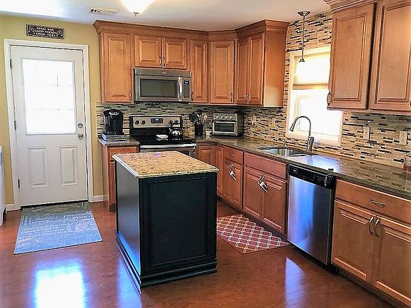 4th image of 116 Sedgewick Park