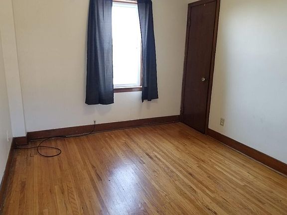 5th image of 325 Niagara St