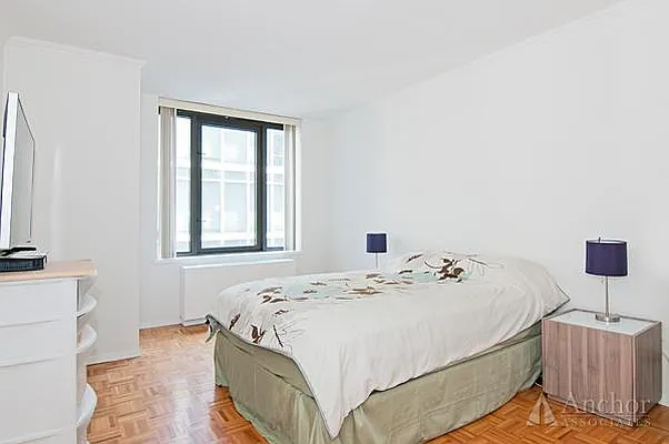 Rented by Anchor Associates | media 49