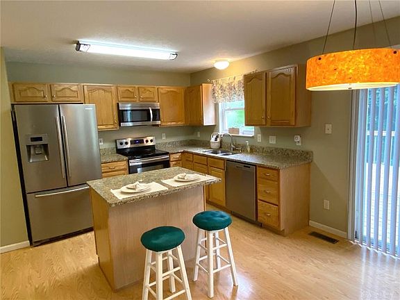 5th image of 4281 Bristol Dr